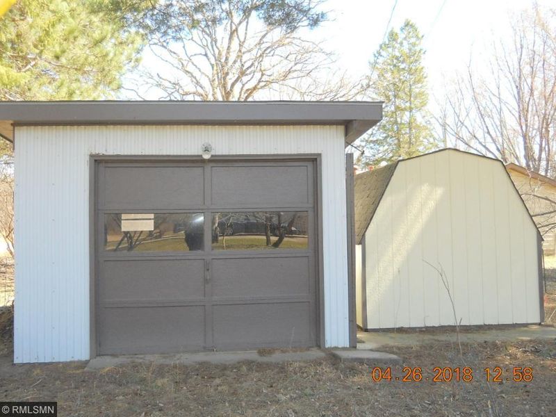 609 4th St NW, Little Falls, MN 56345