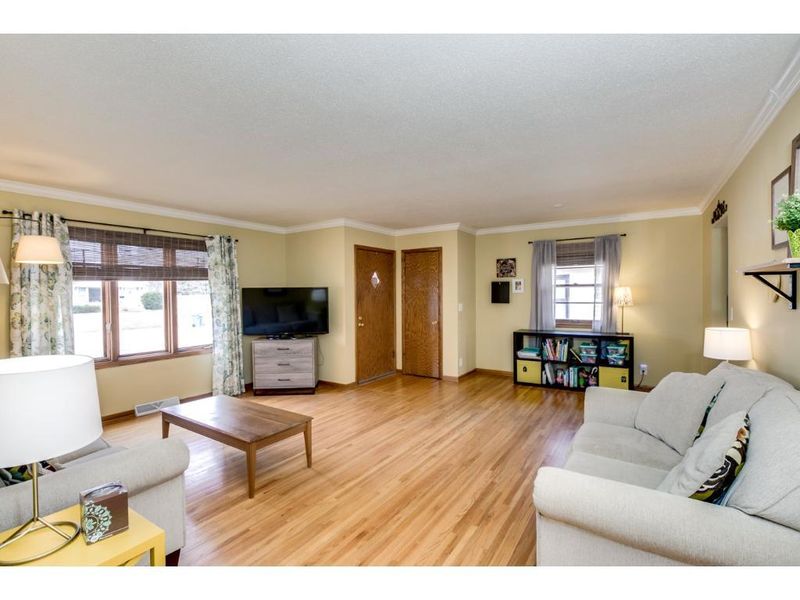 7039 Columbus Ave, Richfield, MN 55423