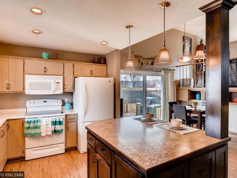 1280 Ruby Ln, Shakopee, MN 55379