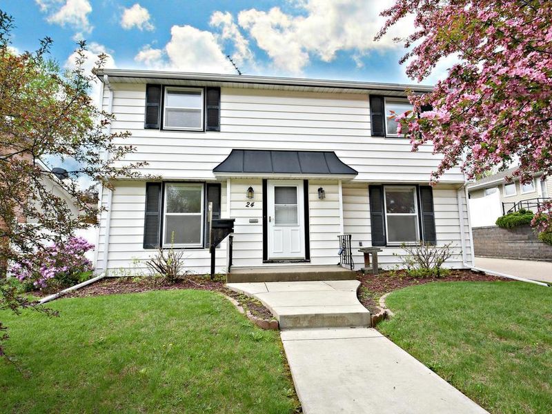 24 Logan Ave W, West Saint Paul, MN 55118