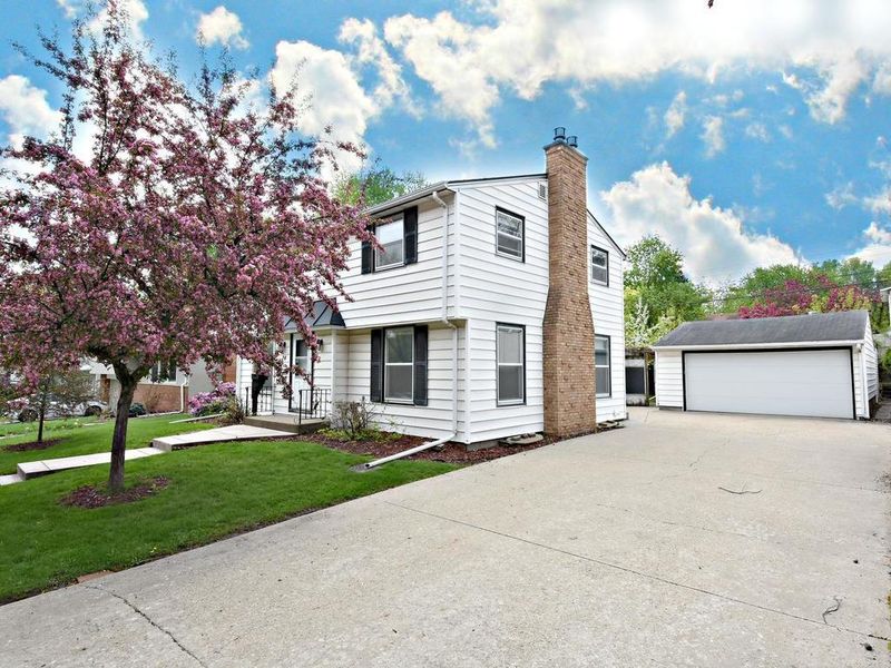 24 Logan Ave W, West Saint Paul, MN 55118