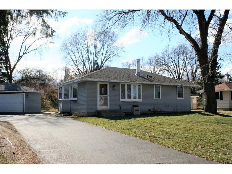 8950 Hamlet Ave S, Cottage Grove, MN 55016