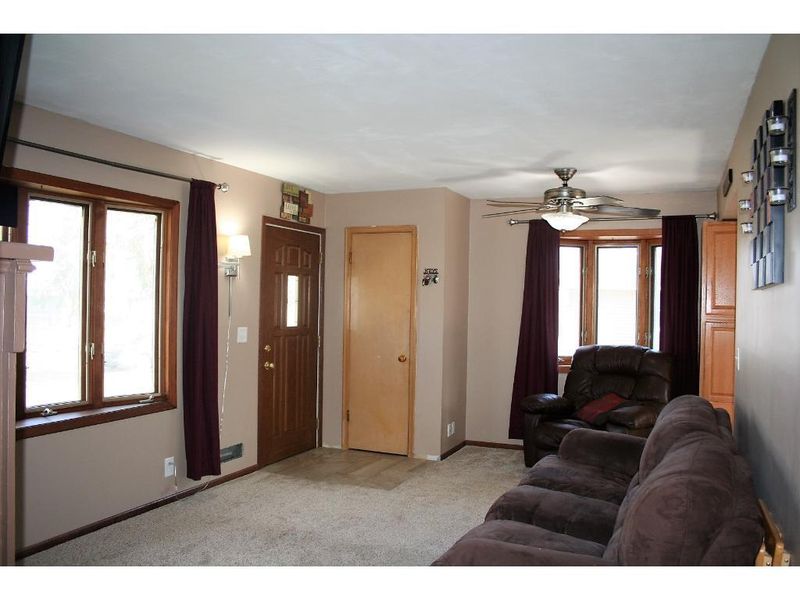 8950 Hamlet Ave S, Cottage Grove, MN 55016