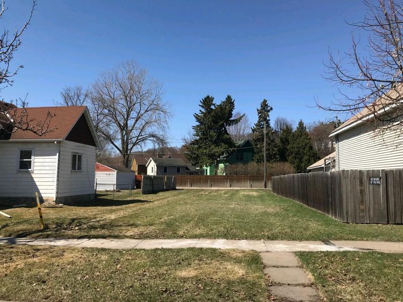 81 Western Ave S, Saint Paul, MN 55102