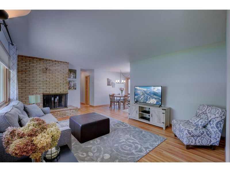 9325 11th Ave S, Bloomington, MN 55420