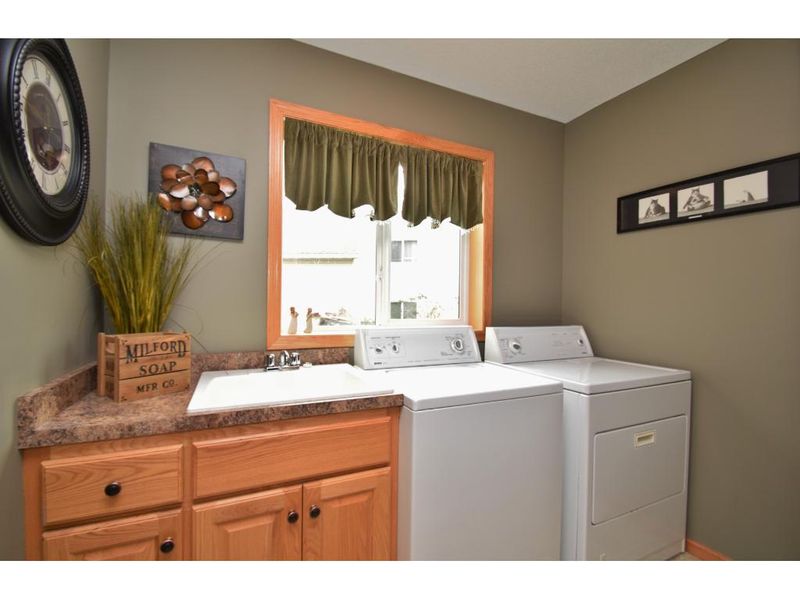 5491 Highland Trl, Big Lake, MN 55309