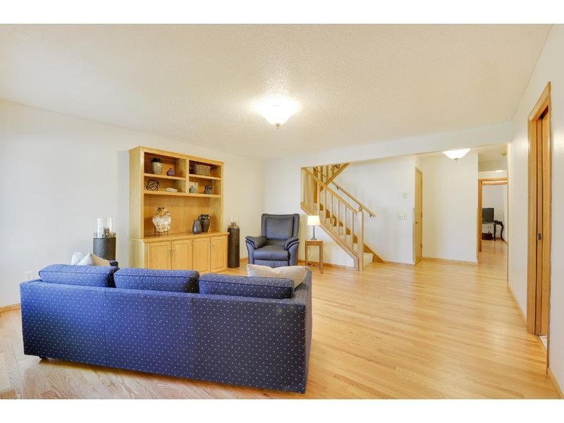 13140 Fordham Ct, Apple Valley, MN 55124