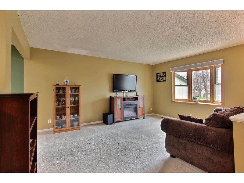 6112 Ridgewood Rd, Mound, MN 55364