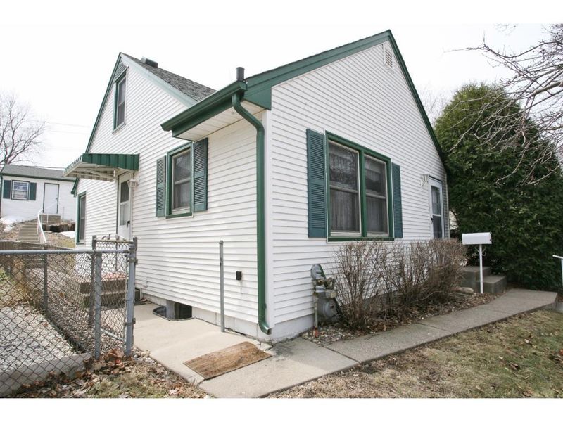 684 Edgar Ave, Saint Paul, MN 55117