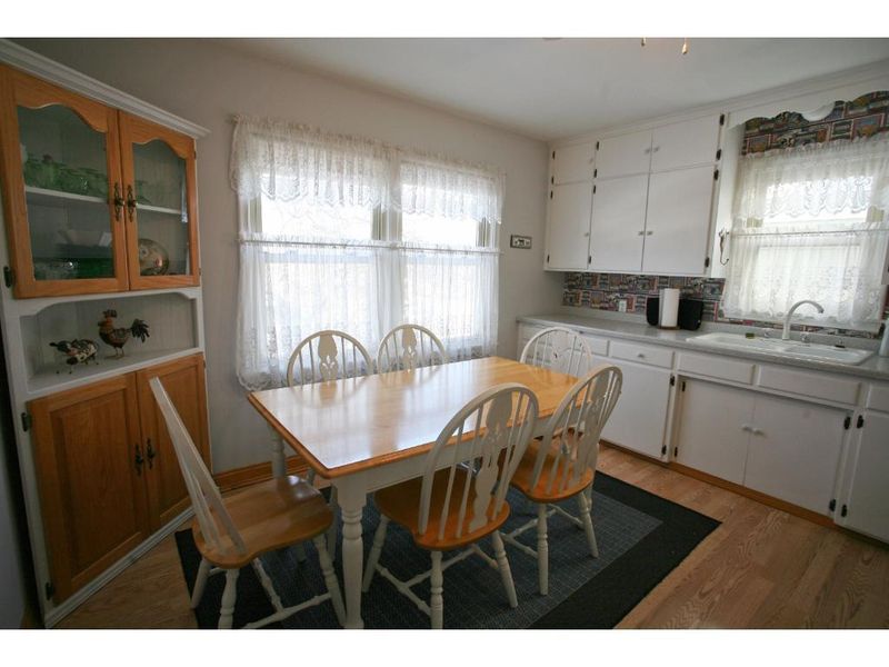 684 Edgar Ave, Saint Paul, MN 55117
