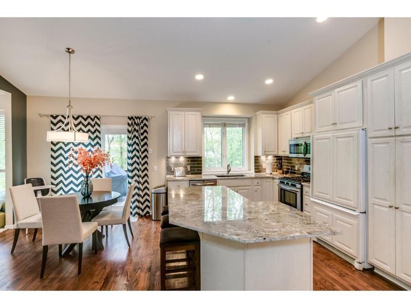 4562 Wilson St, Minnetonka, MN 55345