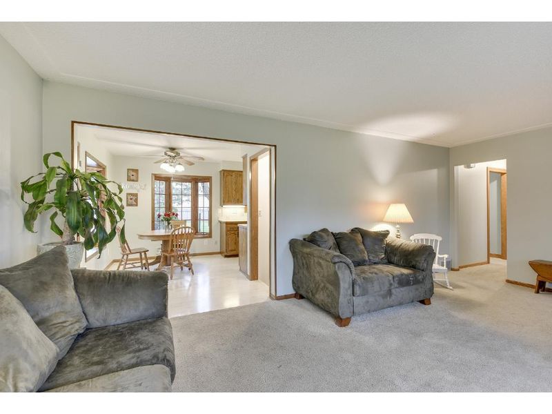 246 104th Ln NW, Coon Rapids, MN 55448