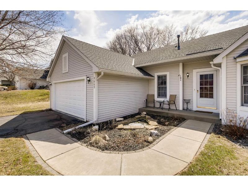9669 Bluegill Rd, Woodbury, MN 55125