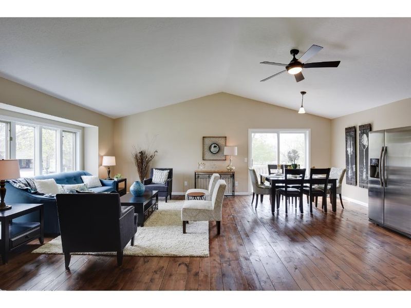 38 Hilltop Ln, Waconia, MN 55387