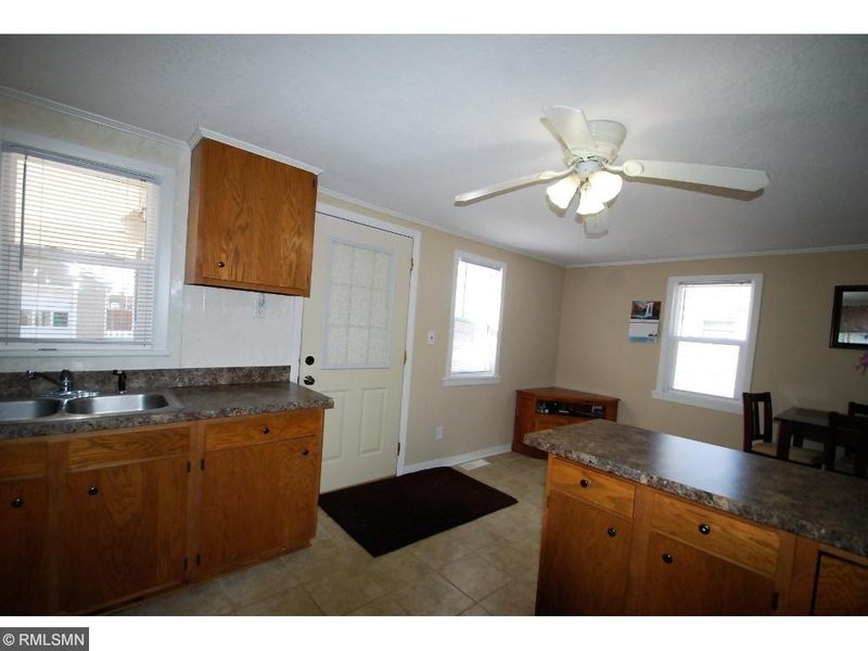 251 4th Ave NE, Cambridge, MN 55008