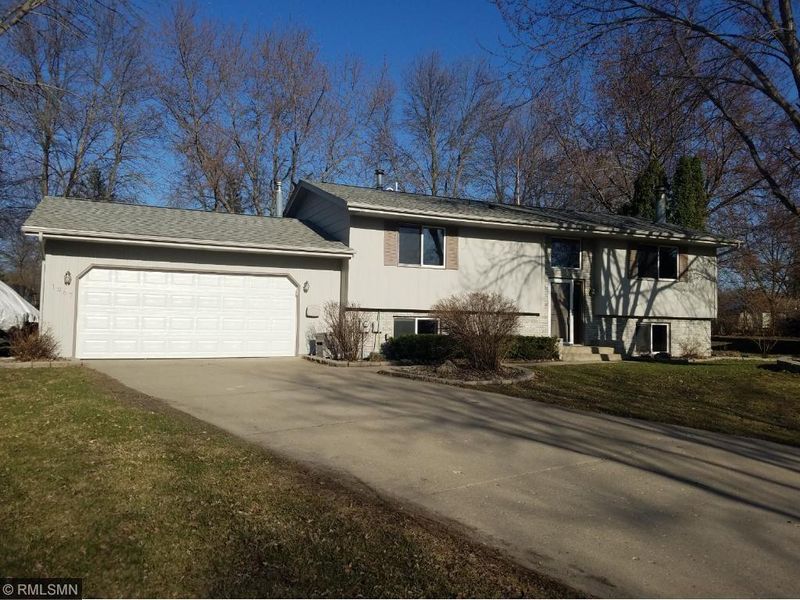 1267 Edgewood Pl, Owatonna, MN 55060