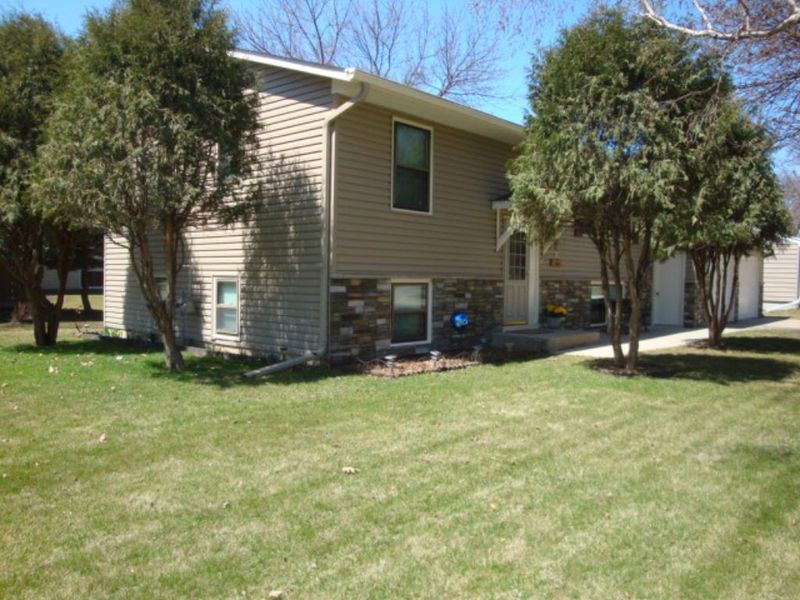 510 5th St N, Winsted, MN 55395