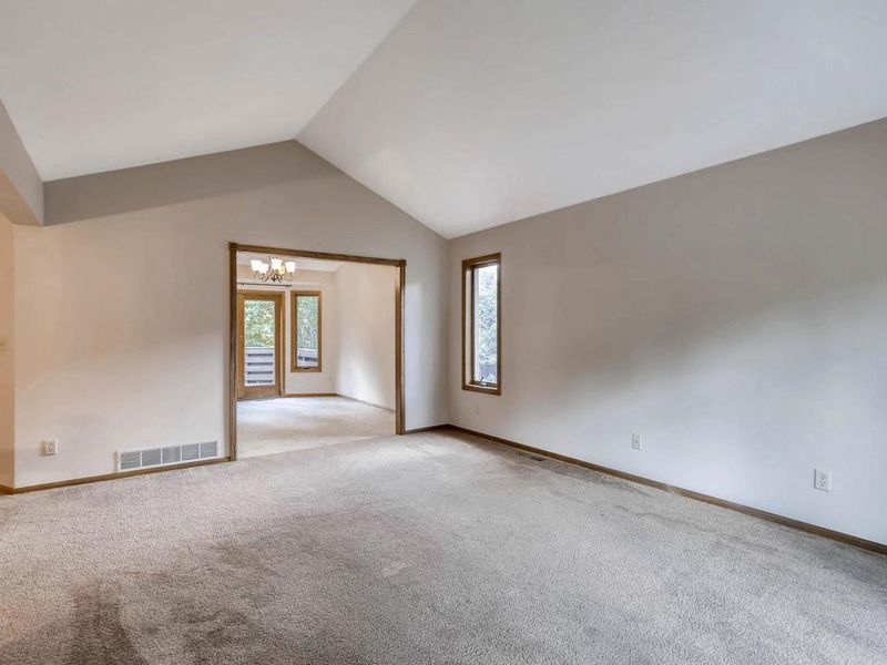 2139 Gentry Ave N, Oakdale, MN 55128