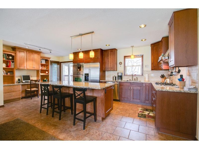 13313 Dana Dr, Burnsville, MN 55337