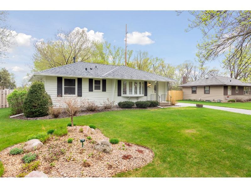 916 109th Ave NW, Coon Rapids, MN 55448