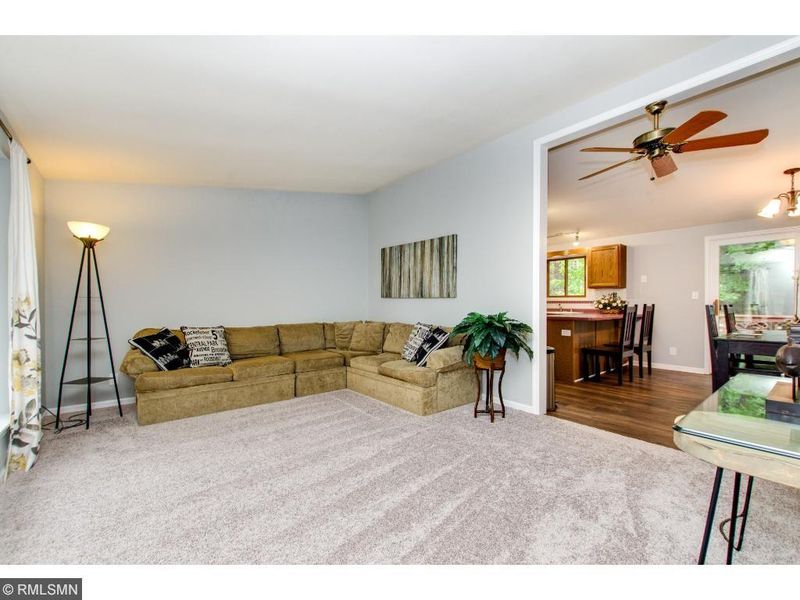5374 Pine Ln, North Branch, MN 55056
