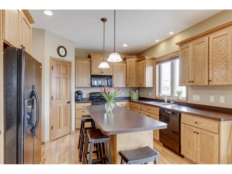 1221 Superior Dr, Northfield, MN 55057