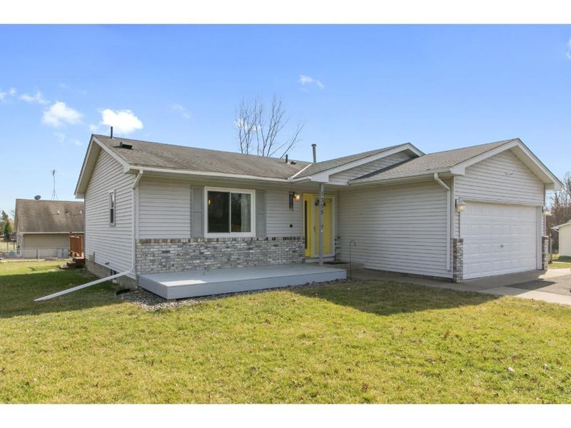 1355 32nd Ave SW, Cambridge, MN 55008