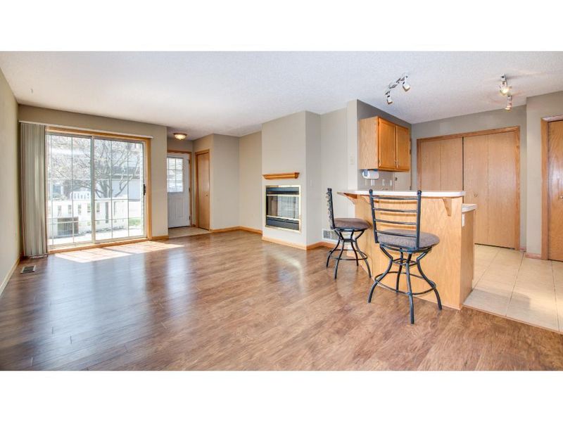 4016 Wilshire Cir #81, Shoreview, MN 55126