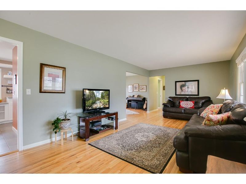 8248 York Ave S, Bloomington, MN 55431