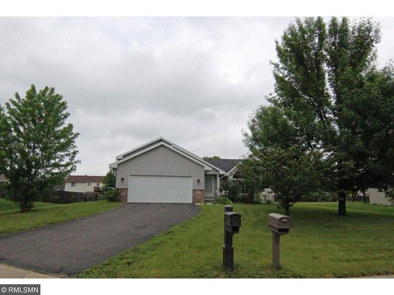 908 Kayla Cir, Belle Plaine, MN 56011