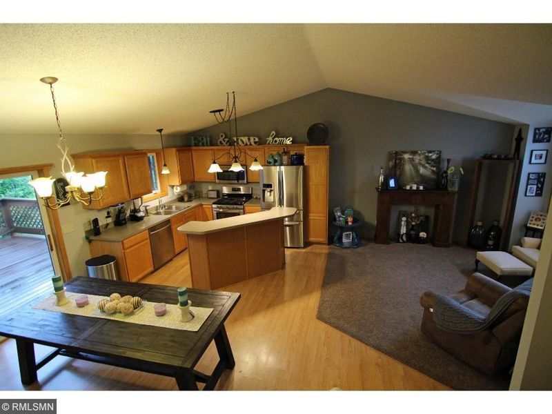 908 Kayla Cir, Belle Plaine, MN 56011