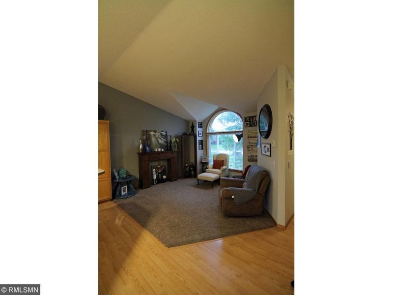 908 Kayla Cir, Belle Plaine, MN 56011