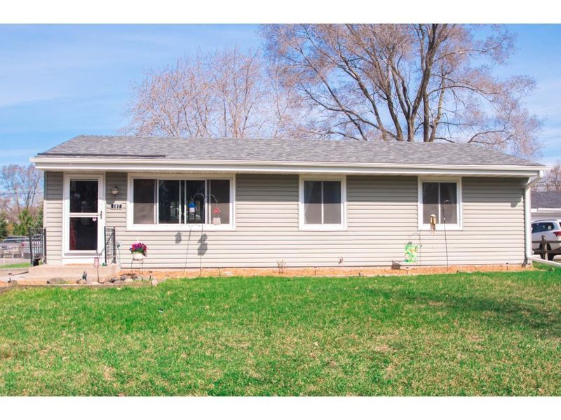 107 Keith Rd, Circle Pines, MN 55014