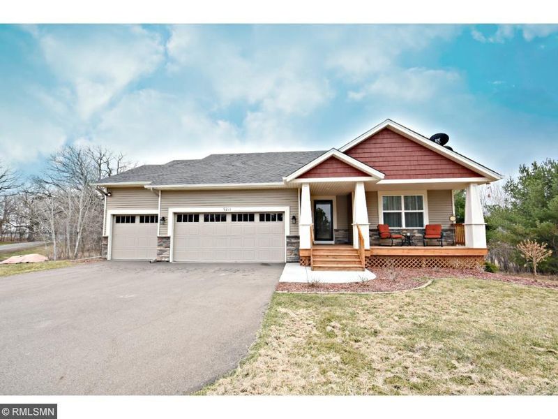 9211 Jasper Ct, Chisago City, MN 55013