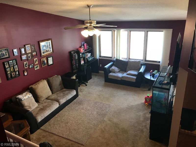1987 Mesabi Ave, Maplewood, MN 55109