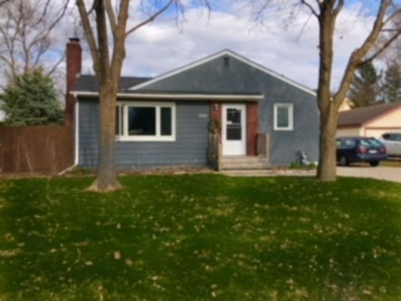 1752 Ruth St N, North Saint Paul, MN 55109