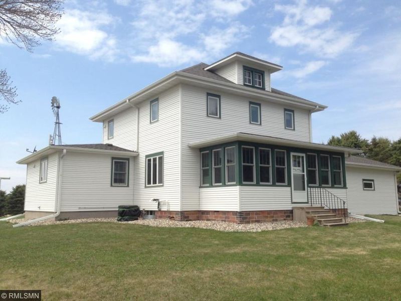 28108 243rd Ave, Belle Plaine, MN 56011