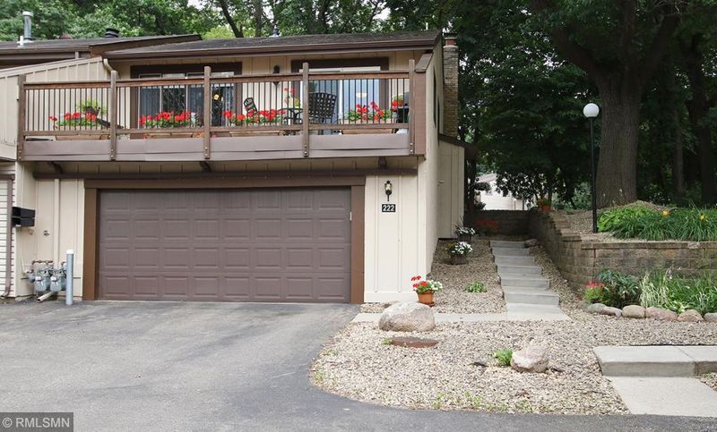 222 River Woods Ln, Burnsville, MN 55337