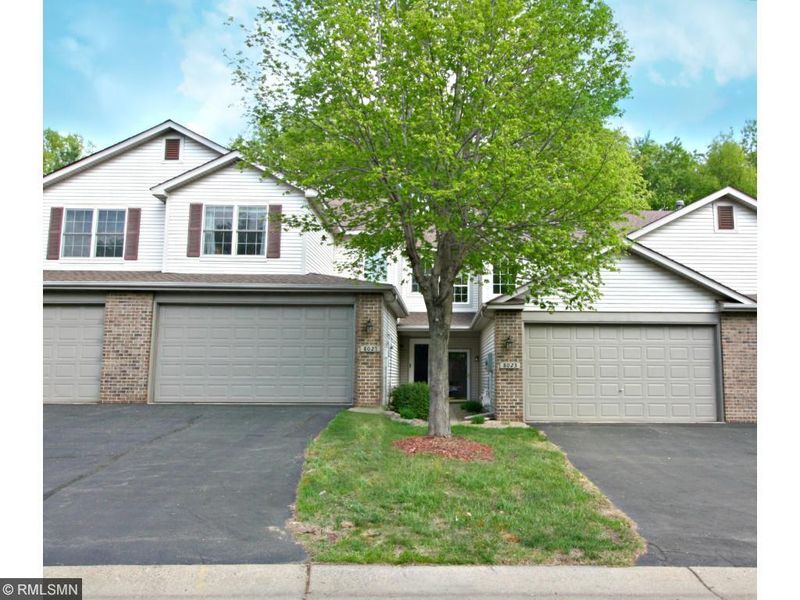 8019 Everest Ln N, Maple Grove, MN 55311