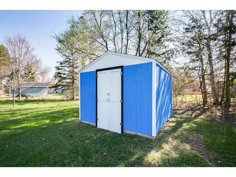 30941 N Lakes Trl, Lindstrom, MN 55045