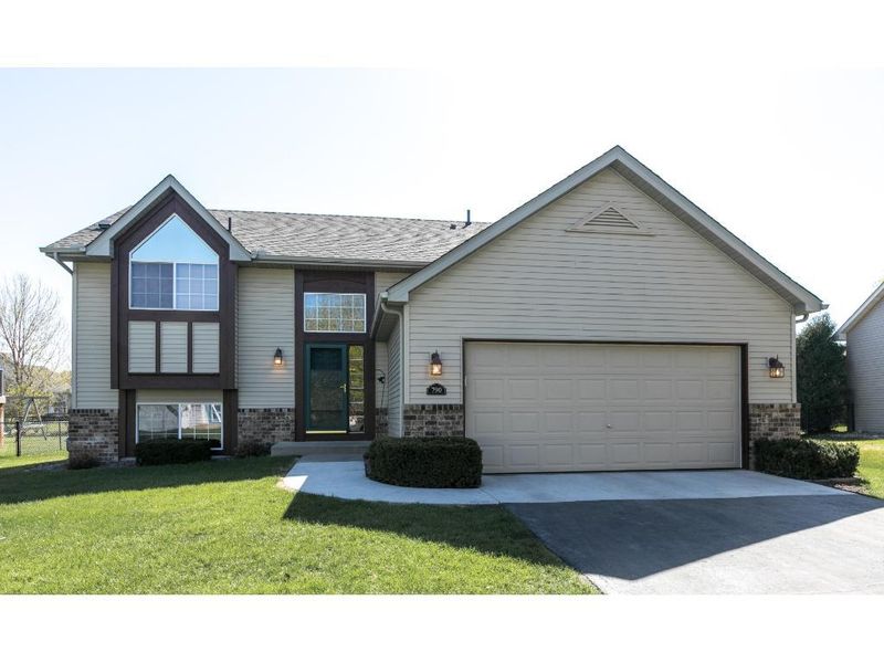 790 Dakota Point, Jordan, MN 55352