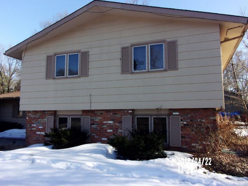 7381 Memory Ln NE, Fridley, MN 55432
