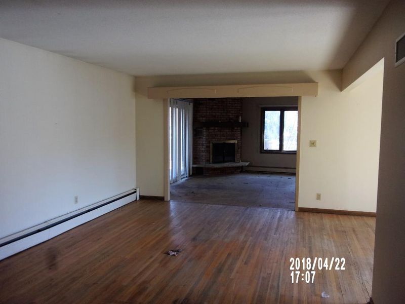 7381 Memory Ln NE, Fridley, MN 55432