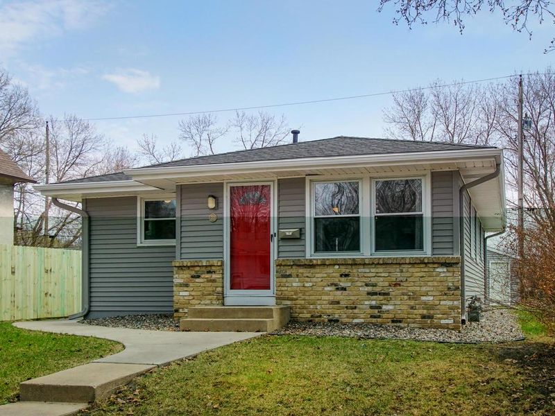 711 NE Van Buren St NE, Minneapolis, MN 55413