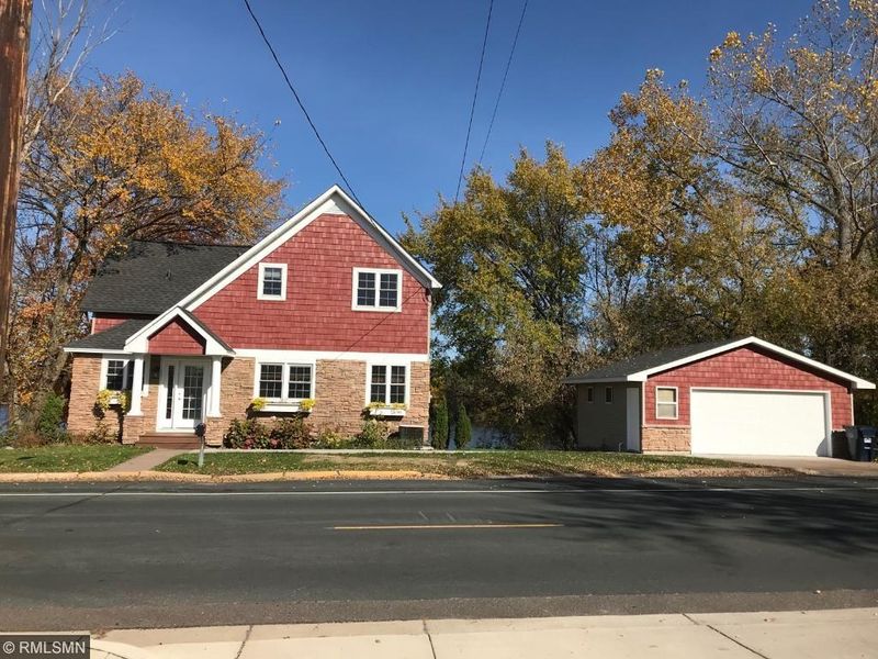 204 N Main St, Center City, MN 55012