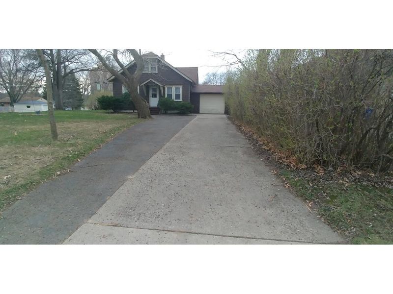 1714 Larpenteur Ave E, Saint Paul, MN 55109