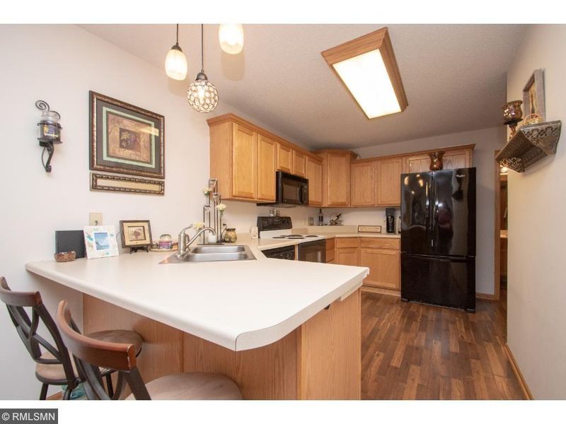 2116 Quarry Ln, Shakopee, MN 55379