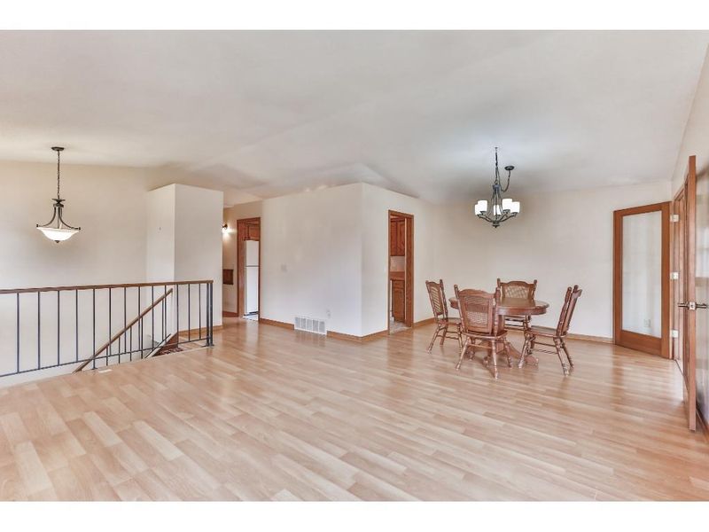 15408 Trillium Cir, Eden Prairie, MN 55344