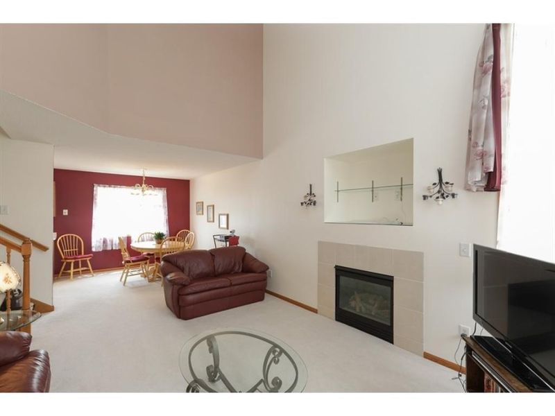 13421 Settlers Ridge Ct, Burnsville, MN 55337