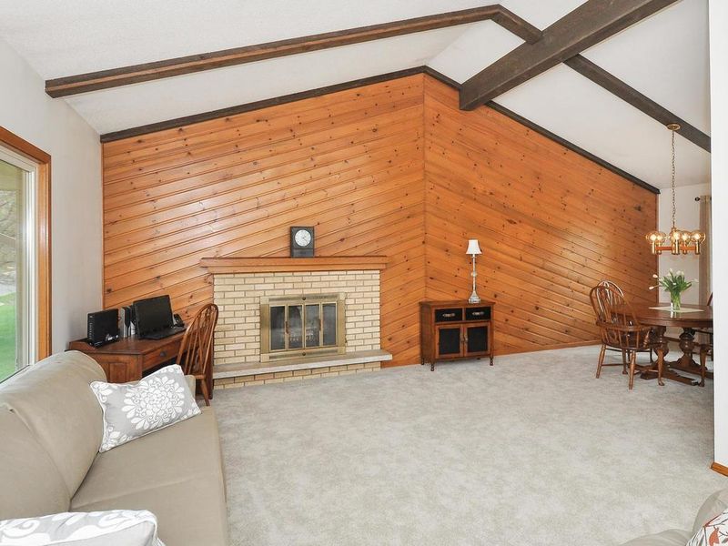 6125 W 104th St, Bloomington, MN 55438